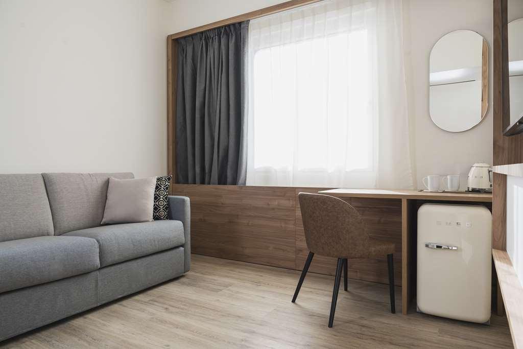 Hilton Garden Inn Padova City Centre Стая снимка